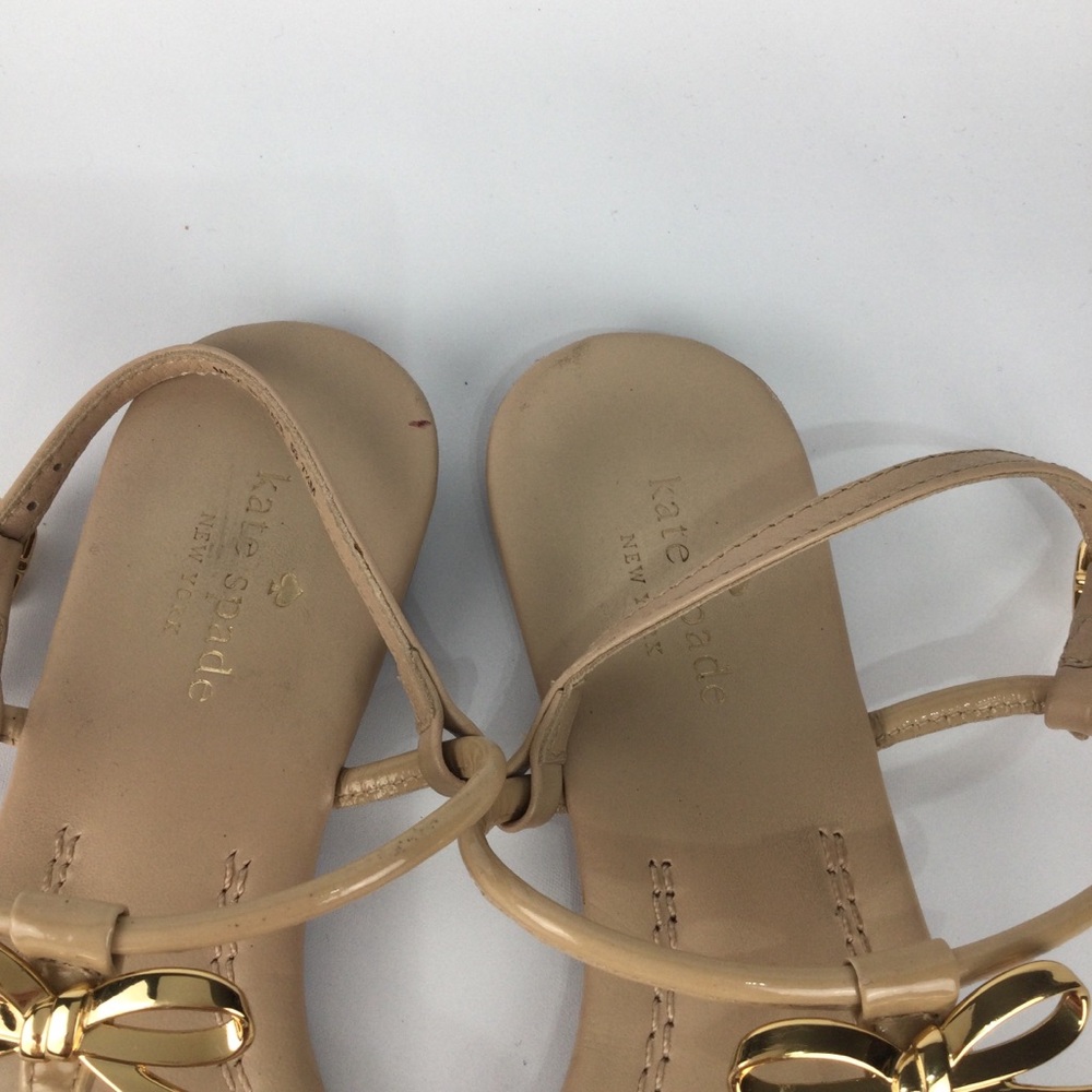 Kate Spade Tracie Tan Sandals Thongs with Gold Bows womens size 7.5 - Picture 3 of 6